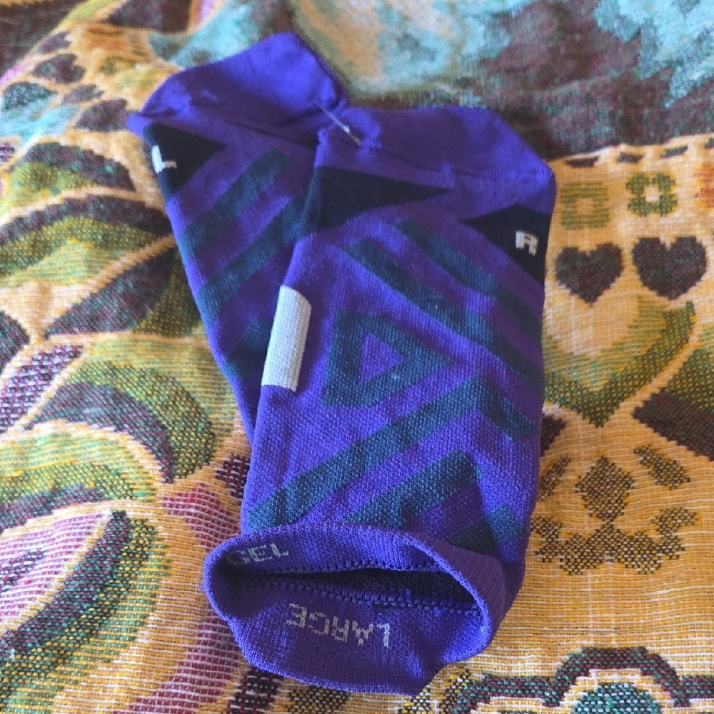 Purple Geometric Pattern Socks - Picture 7 of 7